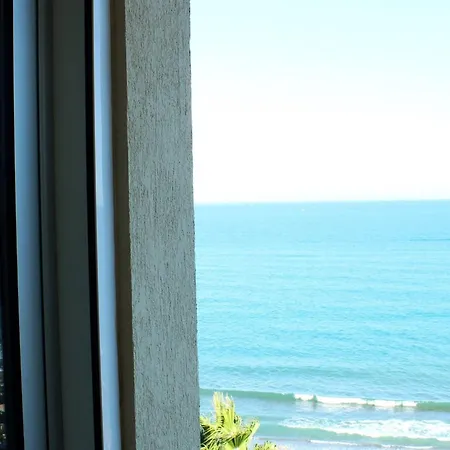 Esplendido A Pie De Playa En