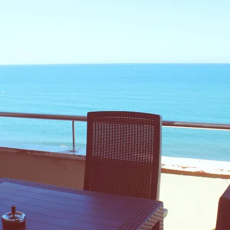 Esplendido A Pie De Playa En Apartamento